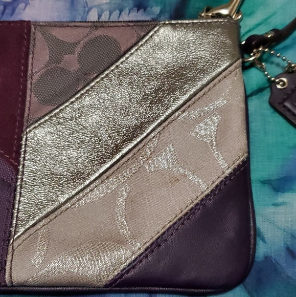 🌠 Coach Wristlet with Star Charm - Picture 5 of 8